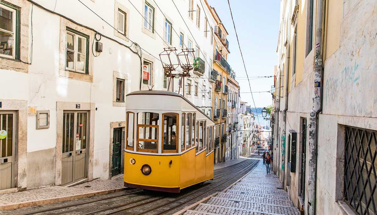 OUR LISBON GUIDE